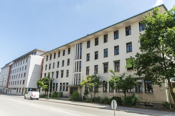 Seit 70 Jahren eine Institution in Untergiesing: das Unterkunftsheim an der Pilgersheimer Straße. Foto: Thomas Friedl