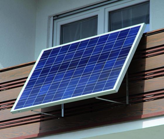 Für alle, die auf dem Dach keine Solar-Analage platzieren können, bietet sich möglicherweise die Installation einer so genannten Mini-Solaranlage an. Foto: sunset-solar