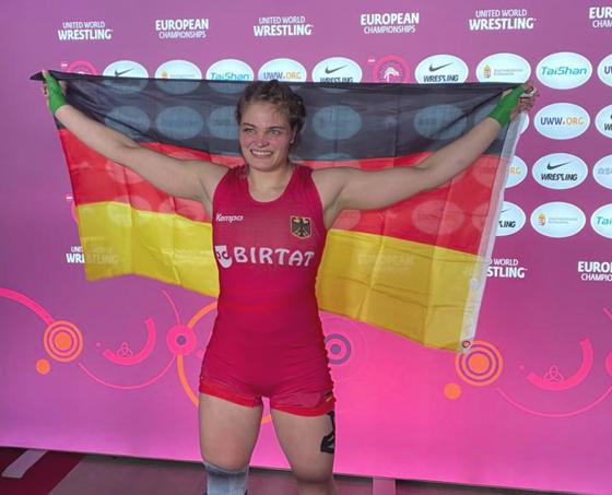 Starke Leistung: Ringerin Anna Schell vom SC Isaria Unterföhring ist Europameisterin in ihrer Gewichtsklasse. Foto: PrivaT