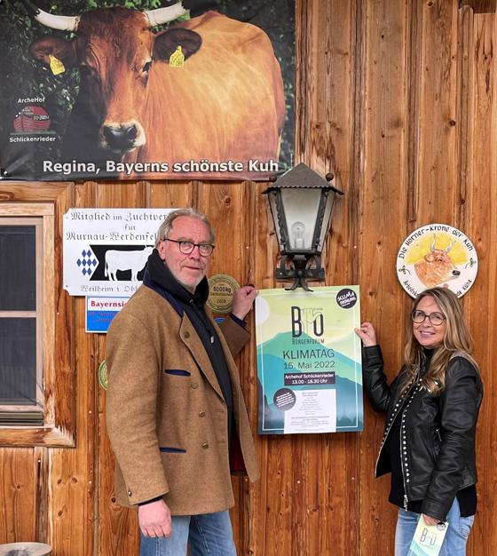 ArcheHof-Besitzer Georg Schlickenrieder und Bürgerforum-Mitglied Cornelia Seitz freuen sich auf viele Besucher beim 1. Klimatag in Otterfing. Foto: hw
