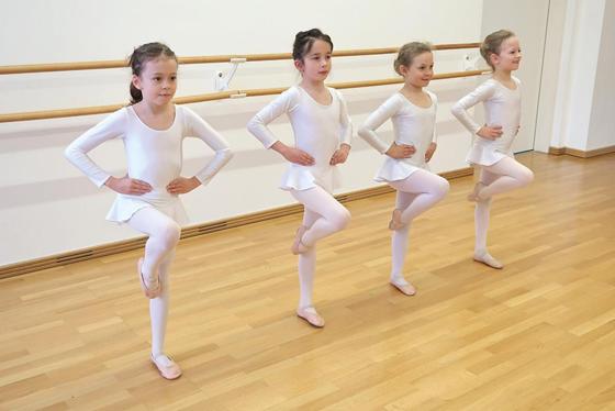 Die Ballettschule Ottobrunn lädt alle kleinen und großen Tanzbegeisterten zum Tag der offenen Tür ein.  Foto: RTM