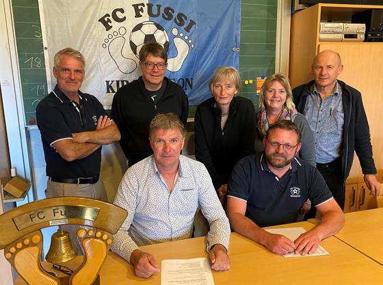 Die Vorstandschaft des Kirchseeoner Freizeitvereins FC Fussi ist komplett. Foto: FC Fussi