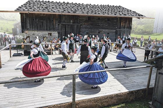 Bauerngartentage, Puppentheater, Wirtshaustheater, Bayerische Tänze und vieles mehr steht im Juli im Freilichtmuseum auf dem Programm.	Foto: Markus Wasmeier