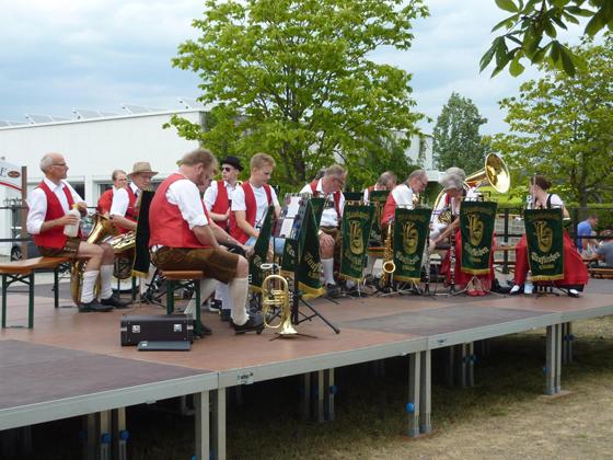 Beim Sommerfest der Vereine wird auch ein buntes musikalisches Programm geboten. Foto: Vereine Taufkirchen