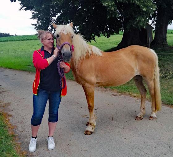 Steffi Irmscher-Grothen mit Pferd Corona. Foto: BRK