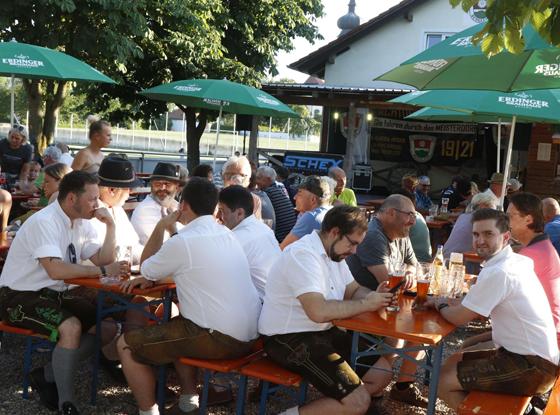 Der SV Eintracht Berglern hat seinen 60. Geburtstag groß gefeiert. Die Organisatoren zeigten sich mit dem Besuch zufrieden. Man hatte sich hauptsächlich auf Berglerner Publikum konzentriert. Foto: kw