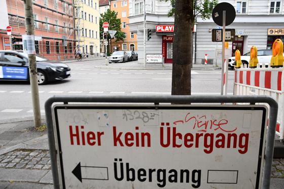 An der Kreuzung mit der Metzstraße fordert die SPD eine Querungsmöglichkeit der Rosenheimer Straße. Foto: Partei