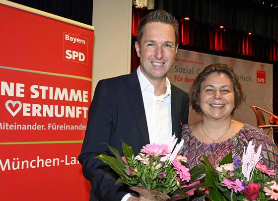 Florian Schardt wurde mit überwältigender Mehrheit zum SPD-Landtagskandidaten für den Münchner Norden gewählt. Sabine Schmierl zur Kandidatin für die nächste Bezirkstagswahl bestimmt. Foto: Ursula Baumgart