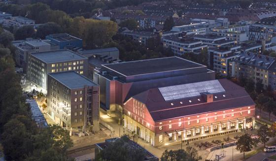 Das neue Domizil im Gasteig HP8 der Münchner Volkshochschule ist in Haus K (Gebäude vorne links im Bild). Foto: © HGEsch