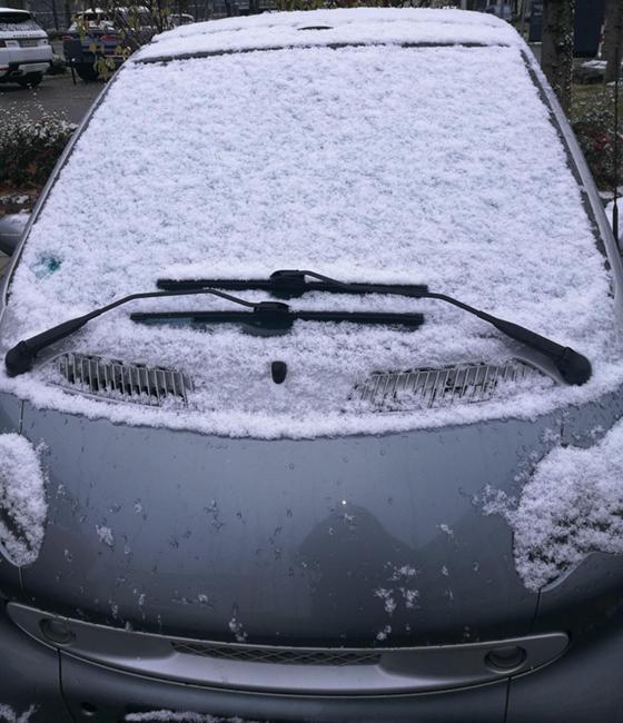 Wenn der erste Schnee fällt ist es zu spät für eine richtige Überwinterung der automobilen Liebhaberstücke. Foto: ar
