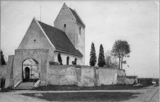Die Filialkirche St. Johann Baptist um 1900: Johanneskirchen ist die erste Station des kalenderischen Spaziergangs durch den Münchner Nordosten. Foto: Verein