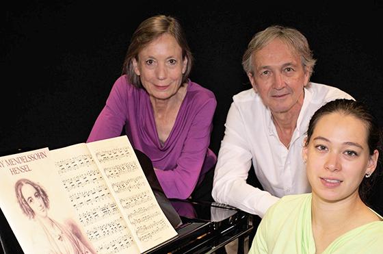 Cornelia Bernoulli, Klaus Haderer und Brigitte Helbig (von links) erinnern musikalisch und mit Lesungen an die Geschwister Mendelssohn. Foto: Horst Stenzel