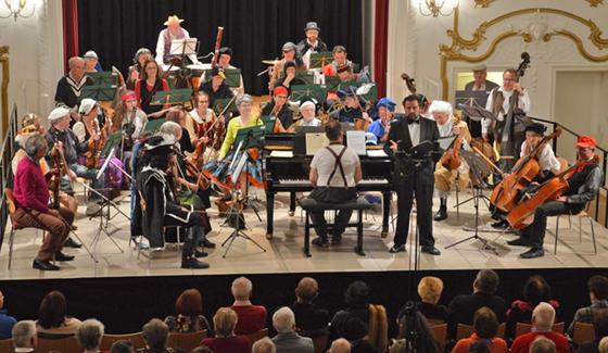 Die Symphkirchner Holzphoniker laden am 18. Februar zu ihrem beliebten Faschingskonzert ein. Foto: Holzkirchner Symphoniker