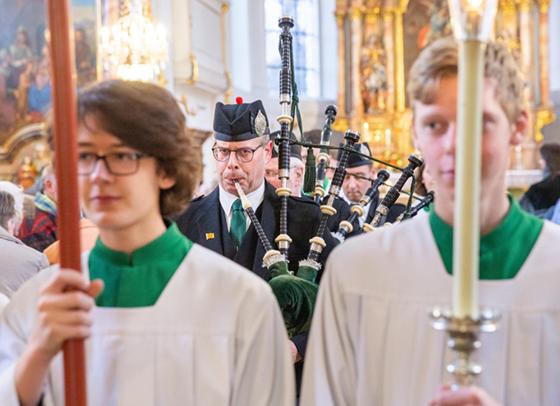 Zum mittlerweile fünften Mal findet mit Vikar Wolfgang F. Rothe am kommenden Sonntag ein ökumenischer Gottesdienst für alle Schottland-Fans statt. Foto: Theo Klein