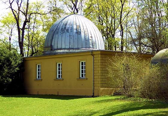 Die ehemals "Königliche Sternwarte zu Bogenhausen" gehört heute zur LMU. Foto: VA