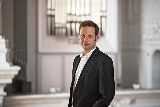 Seit 2008 ist Peter Kofler als Organist an der Jesuitenkirche Sankt Michael tätig. Foto: Walter Glück