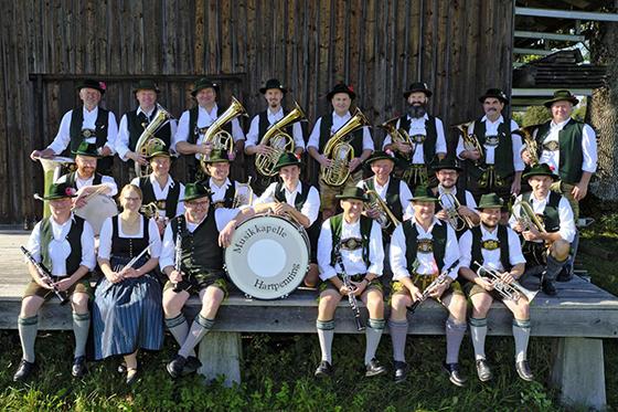 EInen breiten Bogen an Blasmusik spenden die Musiker beim Frühjahrsreigen. Foto: Musikkapelle Hartpenning