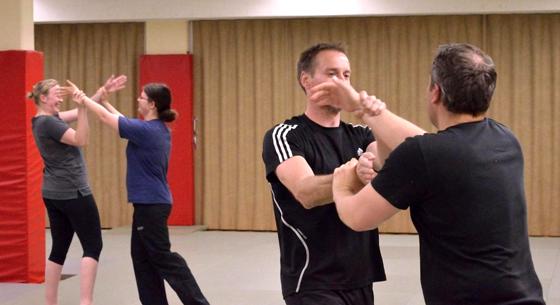 Ziel ist es beim Aikido, sich zu verteidigen, indem man die Kraft des Angreifers nutzt. Foto: TSV München-Milbertshofen