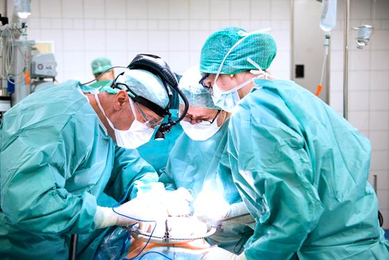 Die Prähabilitation bereitet Patient*innen, bei denen eine große Operation am Verdauungstrakt bevorsteht, auf den Eingriff vor. Foto: Klaus Krischock