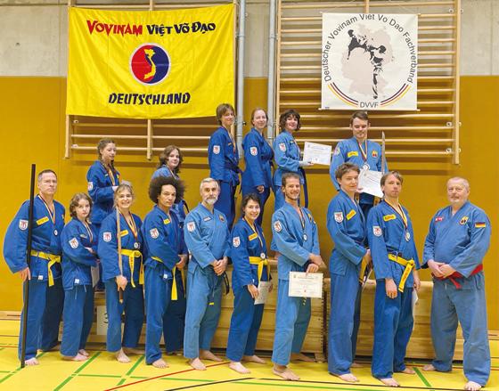 Insgesamt 19 Medaillen erkämpften die Teilnehmer der TS Jahn auf der Deutschen Meisterschaft im Vovinam. Foto: Verein