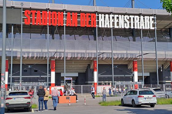 Premiere für die Münchner: Stadion an der Hafenstraße. Foto: M. Forster