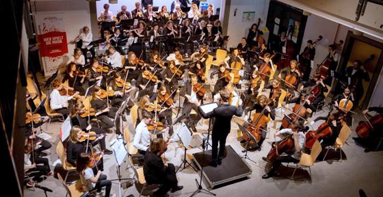 Die Musikschule Vaterstetten lädt jetzt zur Anmeldung für das neue Schuljahr ein. Foto: Ilona Stelzl