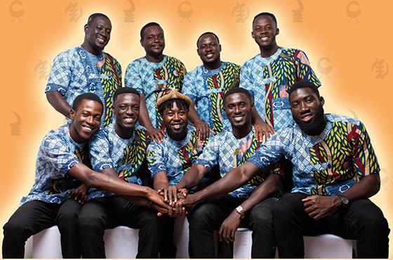 Die Mitglieder des Akoo Show Choir aus der Stadt Winneba in Ghana. Foto: Akoo Show Choir