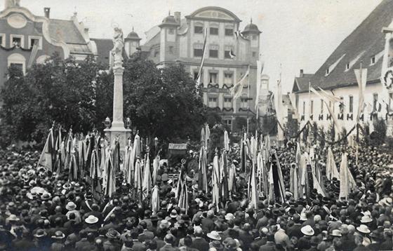 Ein großes Ereignis war vor 100 Jahren die Weihe des Kriegerdenkmals in Grafing. Foto: Museum Grafing