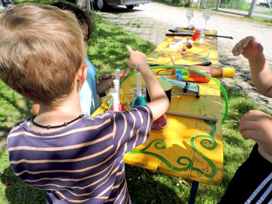 Spaß für Kinder in den Sommerferien  dafür sorgt der Äktschn-Spielbus von ECHO an drei Tagen im August. Foto: ECHO e.V.