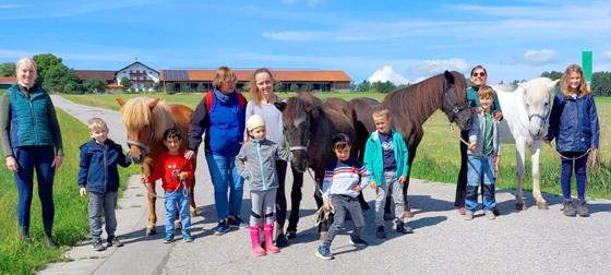 Einen tollen Tag auf Gestüt "Islandpferde" erlebten zehn Kinder dank Spenden des Kinderschutzbundes. Foto: Kinderschutzbund