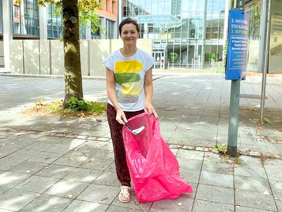 Mach es wie Edina, pack am Sonntag, 16. September, beim CleanUp-Day tatkräftig mit an und sorge so ganz einfach für eine saubere Umwelt. Foto: hw