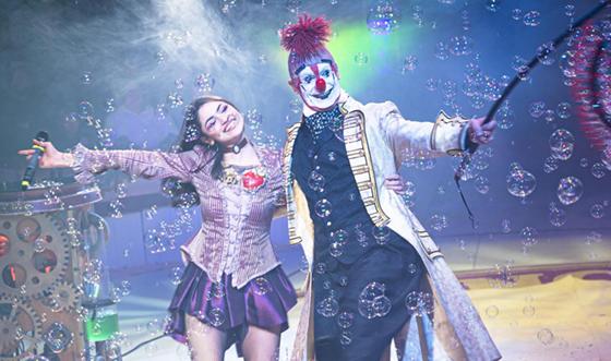 Das aktuelle Programm des Circus-Theaters Roncalli verspricht ein Feuerwerk aus Artistik, bildgewaltiger Holografie und hochkarätiger Live-Musik. Foto: Circus-Theater Roncalli
