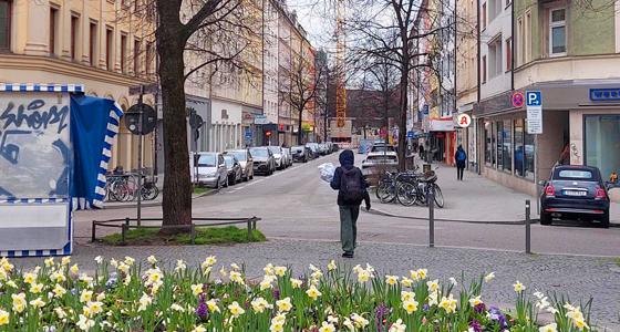 Die Weißenburger Straße soll zwischen Weißenburger Platz und Pariser Platz zur Fußgängerzone werden, zunächst ab April 2024 für ein Jahr. Foto: bas