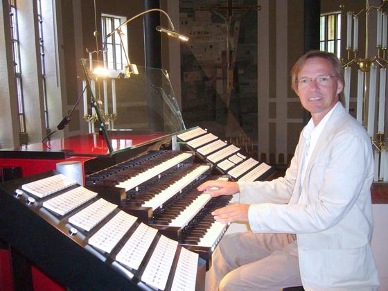 Armin Becker arbeitet seit seinem 14. Lebensjahr als Organist. Am 12. November lädt er zu einer Matinée ein. Foto: Armin Becker