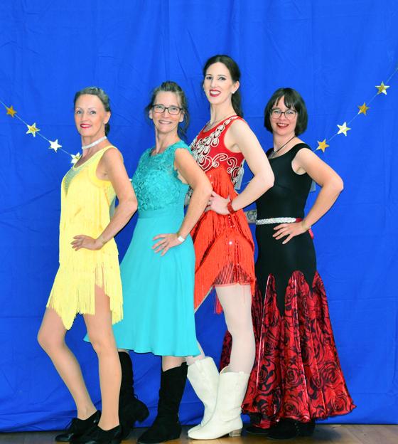 Erfolgreiche Teilnehmerinnen bei der Deutschen Line-Dance-Meisterschaft (von links): Andrea Eichler, Gabriele Hofstetter, Tina Germeier und Beatrice Meyer. Foto: Peter Hofstetter