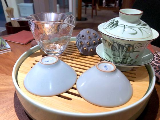 Bei einem jahrhundertealten Ratespiel kann man fünf Teesorten probieren.  Symbolbild: hw