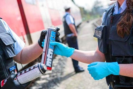  Erfolgreich verlief die Festnahme eines Graffiti-Sprayers am Bahnhof in Grafing. Foto: Bundespolizei