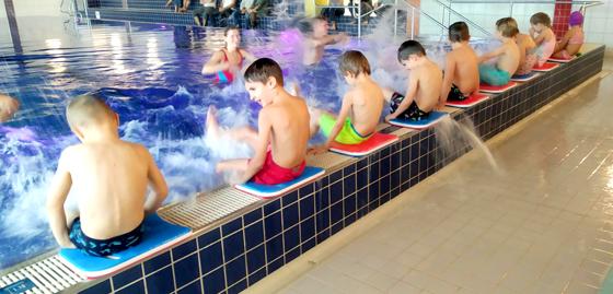 Die Kinder hatten viel Spaß beim Schwimmkurs des BRK Ebersberg. Foto: brk ebersberg