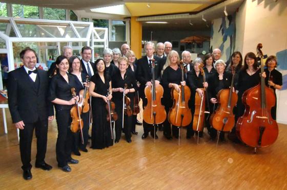 Das Kammerorchester Neuperlach lädt am 2. Dezember zu einem stimmungsvollen Konzert ein. Foto: Kammerorchester Neuperlach