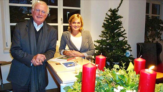 Gerhard Schmitt-Thiel und Ursula Trischler gestalten schon seit mehreren Jahren die Lesung zum 1. Advent. Foto: Mohrvilla