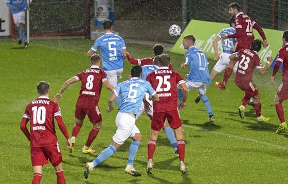 TSV 1860 München gegen SpVgg Unterhaching  das waren immer umkämpfte Spiele, zuletzt immer mit dem besseren Ende für die Blauen. Foto: Anne Wild