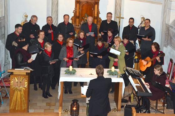 Der Chor undique musiziert in der Kapelle von Piusheim am 8. Dezember. Foto: undique/Privat