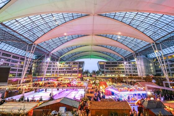 Der beliebte Weihnachts- und Wintermarkt am Münchner Flughafen geht in die Verlängerung. Foto: Andreas Schebesta