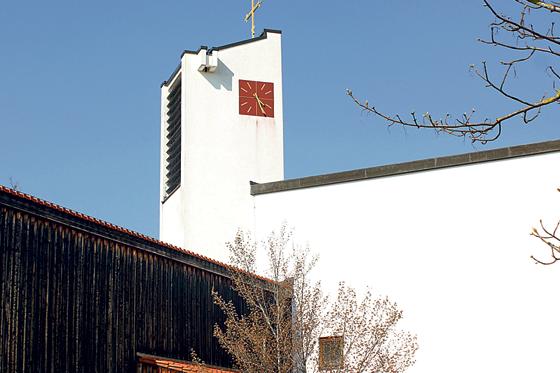 Die Cantate-Kirche im Süden Kirchheims dient diesmal als Krimibühne. Foto: bas