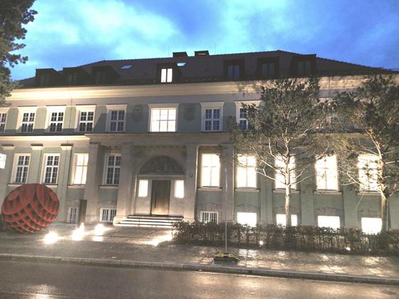 Das Haus in der Friedenstraße 22, ehemals Verwaltungssitz der Rhenania-Spedition, ist mit dem Fassadenpreis 2024 ausgezeichnet worden. Foto: bas