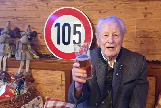 Das Moosacher Urgestein Rudolf Böck feierte kürzlich seinen stolzen 105. Geburtstag! Ein Hoch auf das immer noch muntere Geburtstagskind! Foto: Privat