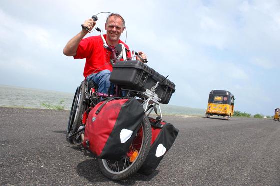 Andreas Pröve ist seit 1981 auf den Rollstuhl angewiesen. Trotz dieser Herausforderung hat er sich nicht davon abhalten lassen, die Welt zu bereisen. Foto: VA