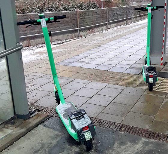 Dürfen aus Sicherheitsgründen in Zukunft auch nicht mehr in U-Bahnhöfe mitgenommen werden: E-Tretroller, auch oft E-Scooter genannt.  Foto: job