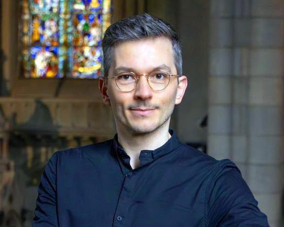Tobias Frank ist Kantor an der evangelischen Lukaskirche. Am Gründonnerstag wird er bei der Matinee in St. Anna die Orgel spielen. Foto: VA