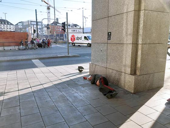 Im Roman "Der Sandler" wird der Alltag von Straßenobdachlosen eindringlich und realistisch beschrieben. Foto: mha